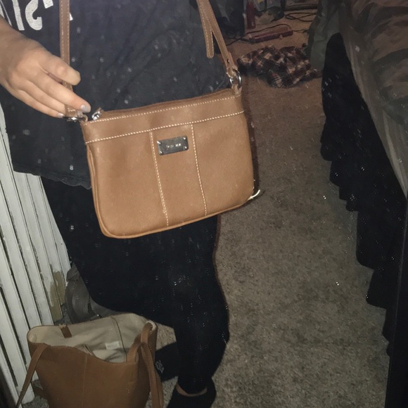 Nine West satchel! - Picture 4 of 4